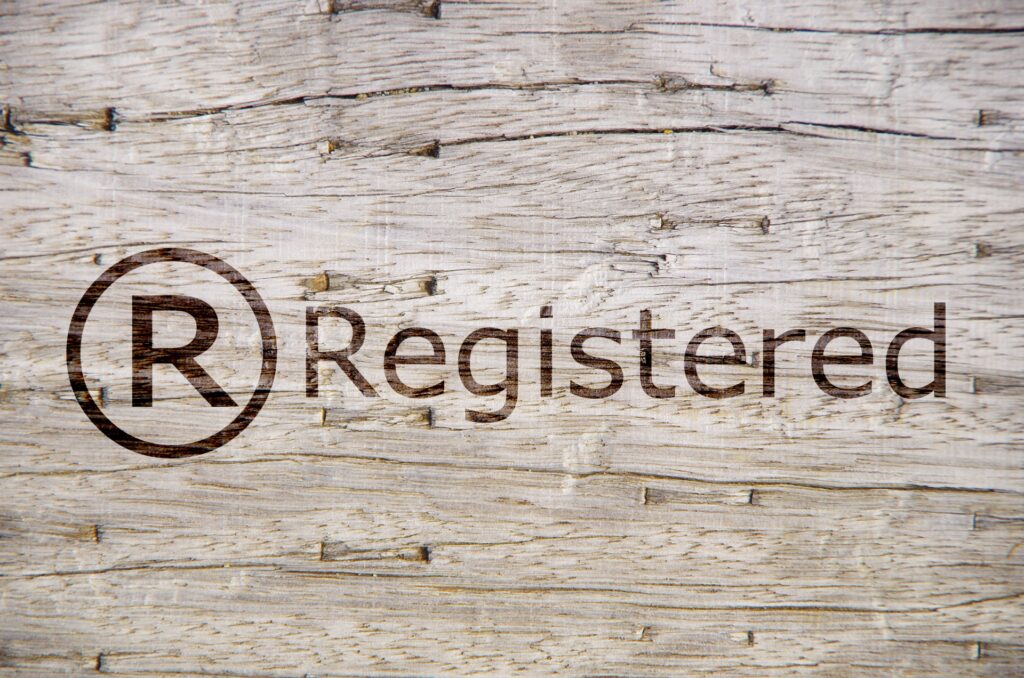 登録商標に対する登録異議申立てと登録無効審判請求