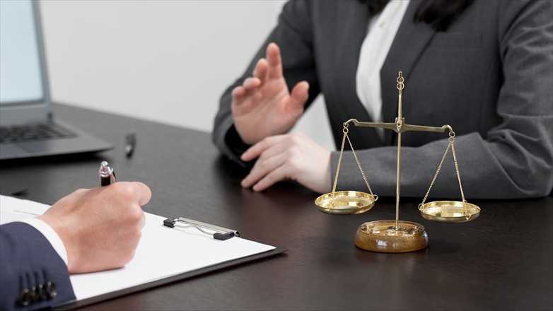 借金でお悩みの方へ~弁護士に相談するタイミングとは?~