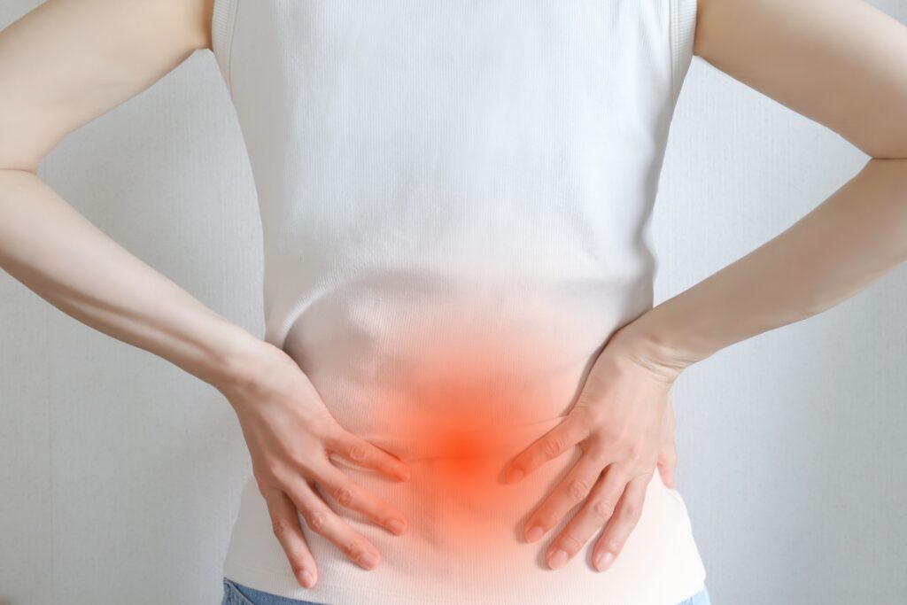 仕事中の腰痛・ぎっくり腰・椎間板ヘルニアの労災~後遺障害と損害賠償を弁護士が解説