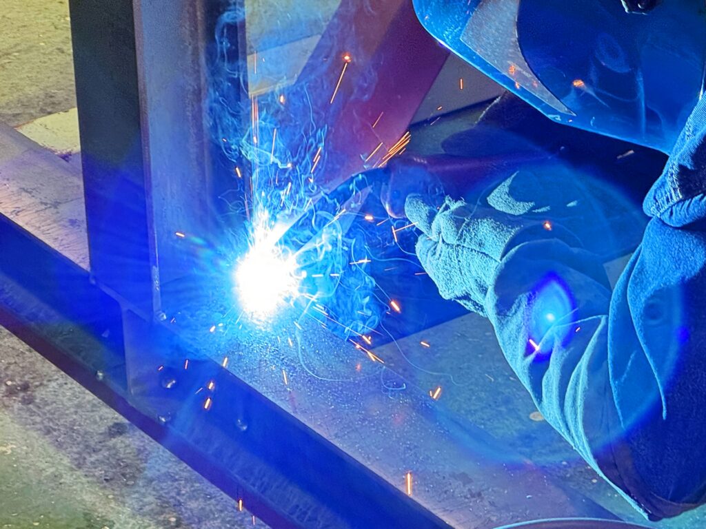 溶接機で発生する労働災害について弁護士が解説