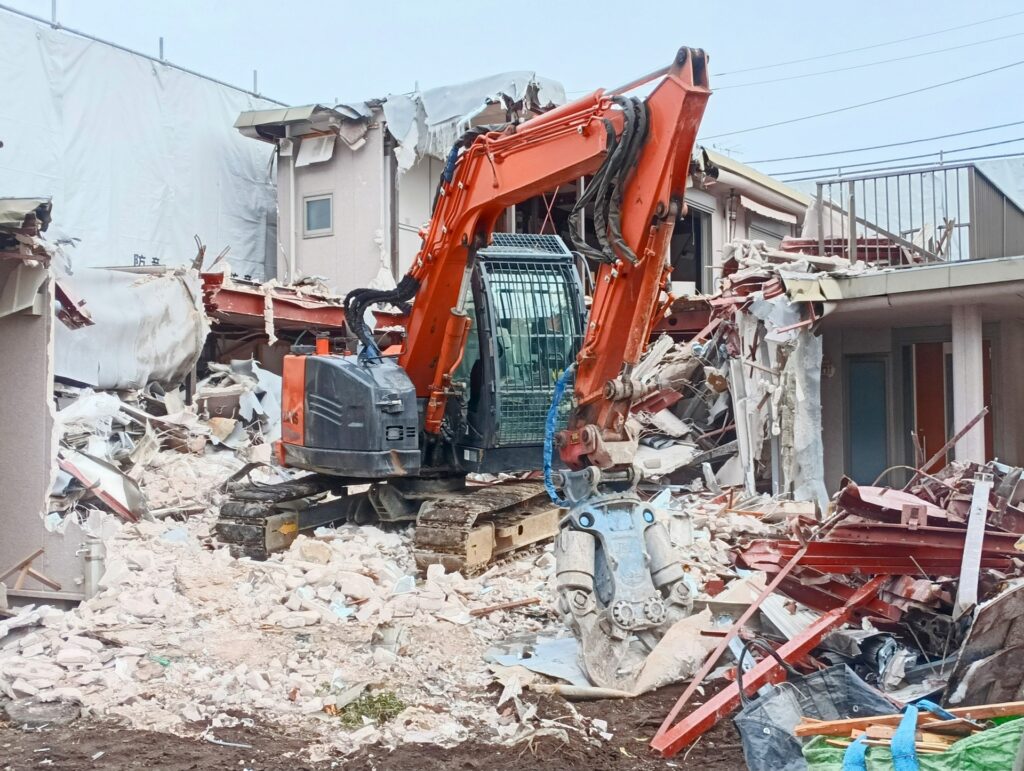 【弁護士解説】アスベスト補償「4つの制度」の違いと優先順位を徹底比較!「間質性肺炎」でも諦めない認定のポイント